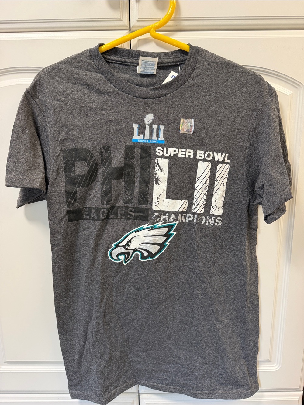 NWT Ladies Sz Small Gray Super Bowl LII Champions Tee with White/black Accents